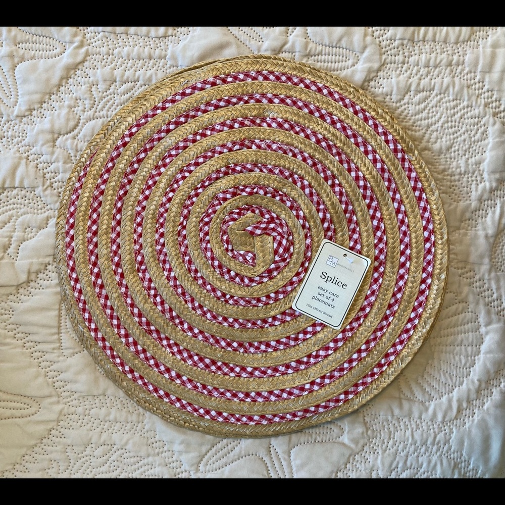 ☘️NWT Placemat Set Benson Mills 4-pc. Round
